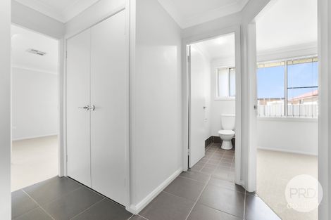 Property photo of 3 Darien Avenue Hillvue NSW 2340