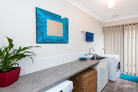 Property photo of 27 Broadstone Vista Meadow Springs WA 6210