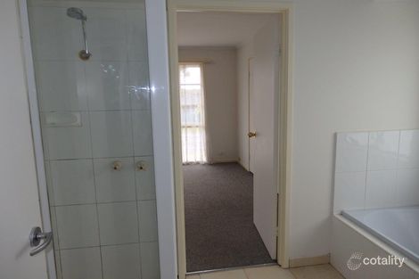 Property photo of 10 Willow Drive Hampton Park VIC 3976