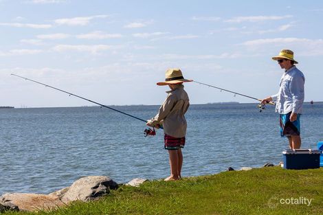 Property photo of 72 Shore Street East Cleveland QLD 4163