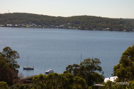 Property photo of 5 Ealing Crescent Fishing Point NSW 2283