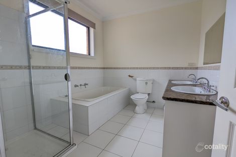 Property photo of 2/28 Manoon Road Clayton South VIC 3169