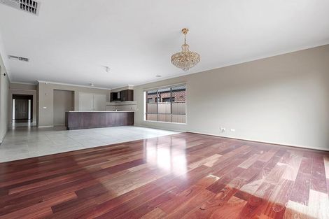 Property photo of 5 William Hovell Pass Craigieburn VIC 3064