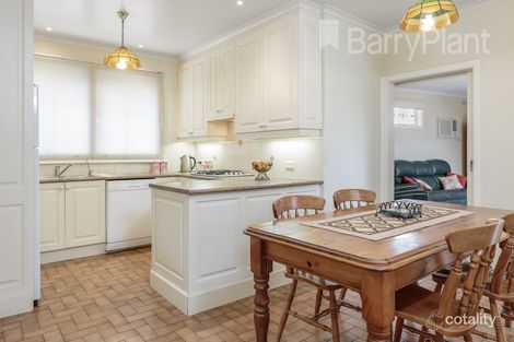 Property photo of 23 Burramine Road Glen Waverley VIC 3150