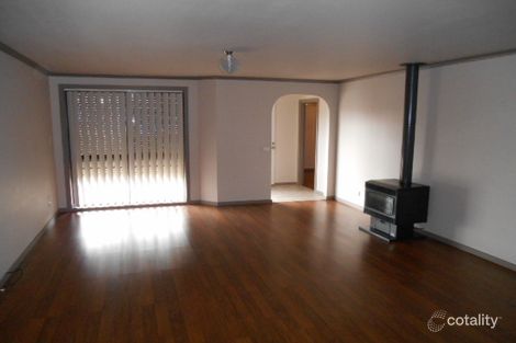 Property photo of 21 Newlyn Drive Craigieburn VIC 3064