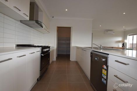 Property photo of 30 Scentbark Way Garfield VIC 3814