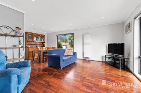Property photo of 4 Fosters Court Cranbourne North VIC 3977