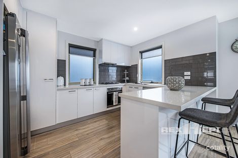 4 Sunshine Ct, Hampton Park, VIC 3976