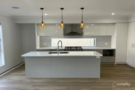 Property photo of 30 Reef Circuit Clyde VIC 3978