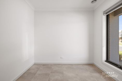 Property photo of 16 Gellibrand Street Werribee VIC 3030