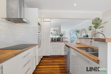 55 Bates Dr, Birkdale, QLD 4159