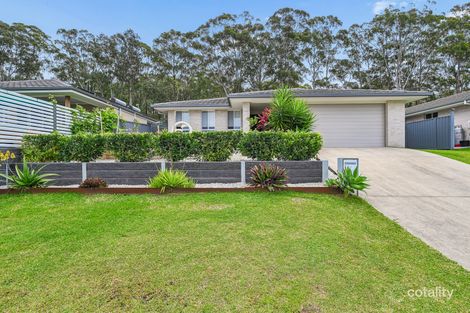 33 Admiralty Dr, Safety Beach, NSW 2456