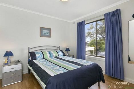 Property photo of 1 Sunseeker Court Cowes VIC 3922