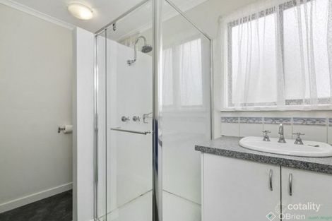 Property photo of 1 Sunseeker Court Cowes VIC 3922