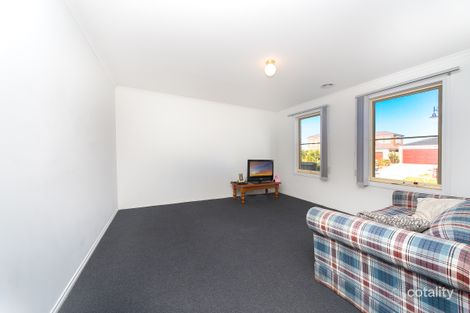 Property photo of 39 Honey Myrtle Way Cranbourne VIC 3977