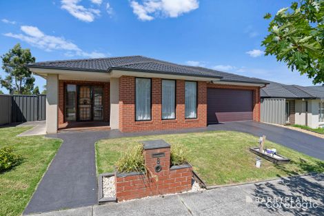 Property photo of 8 Samson Grove Cranbourne East VIC 3977