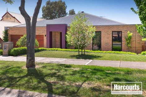 Property photo of 14 Jarryd Crescent Berwick VIC 3806