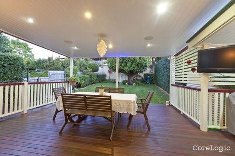 Property photo of 23 Stratton Terrace Wynnum QLD 4178