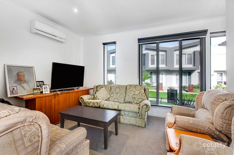 Property photo of 8 Aviara Walk Cranbourne VIC 3977