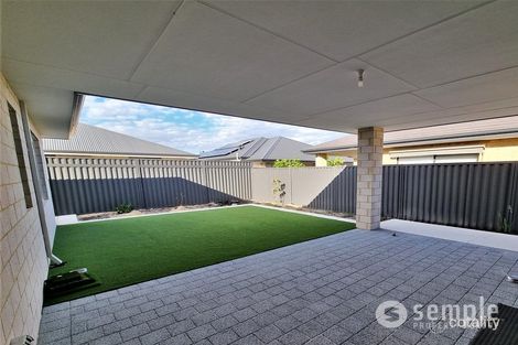 Property photo of 22 Wintergreen Crescent Treeby WA 6164