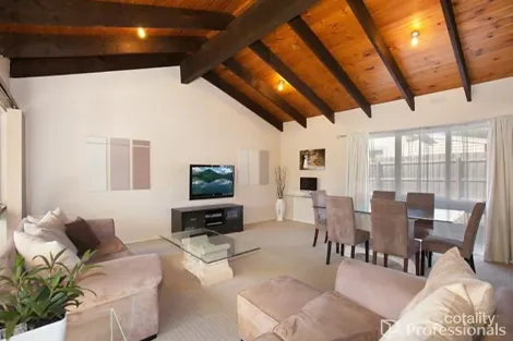 Property photo of 2/40 Scoresby Road Bayswater VIC 3153