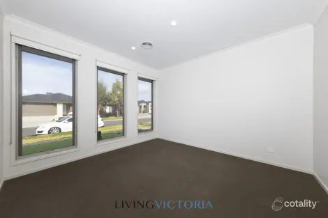 Property photo of 19 Woolshed Drive Truganina VIC 3029