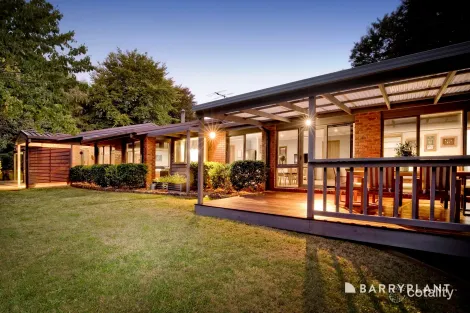 Property photo of 30 Olinda Crescent Olinda VIC 3788