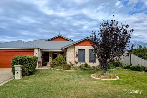 3 Pineknoll Gdns, Meadow Springs, WA 6210