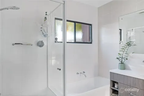 Property photo of 15 Eucalyptus Place Kirkwood QLD 4680