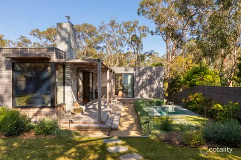 40 Red Hill Rd, Red Hill, VIC 3937