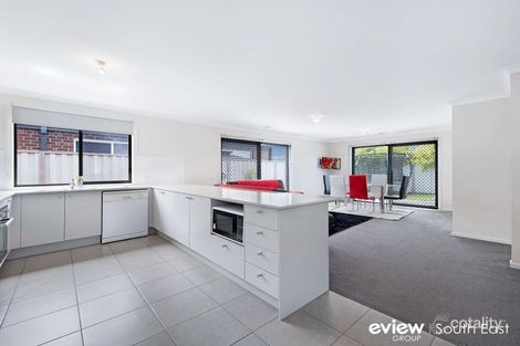 Property photo of 41 Inspiration Circuit Pakenham VIC 3810