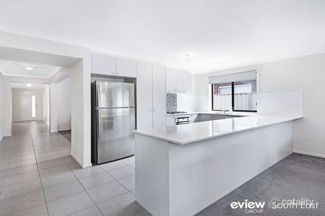 Property photo of 41 Inspiration Circuit Pakenham VIC 3810