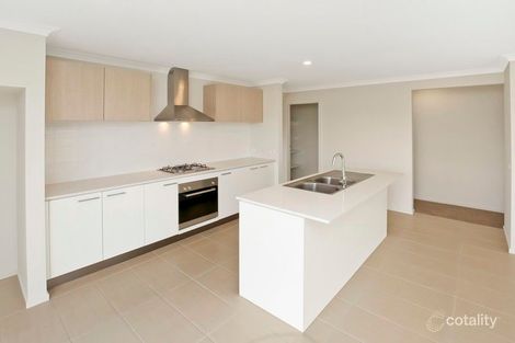 Property photo of 7 Lucknow Drive Beveridge VIC 3753