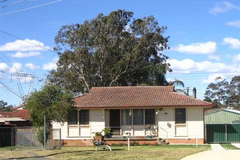 8 Mindoro Pl, Lethbridge Park, NSW 2770