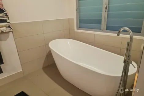 Property photo of 19 Duke Street Sunshine Beach QLD 4567