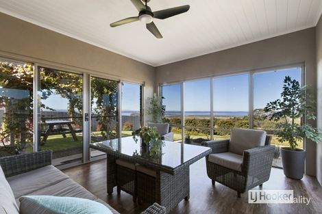 Property photo of 14 Eagle Bay Terrace Paynesville VIC 3880