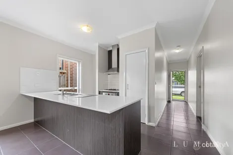 Property photo of 16 Brimstone Drive Tarneit VIC 3029