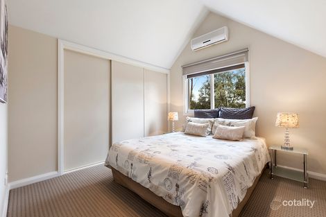 Property photo of 2/22 Thea Grove Doncaster East VIC 3109