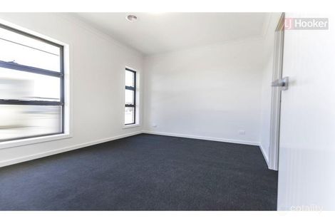 Property photo of 11 Bedford Way Mickleham VIC 3064