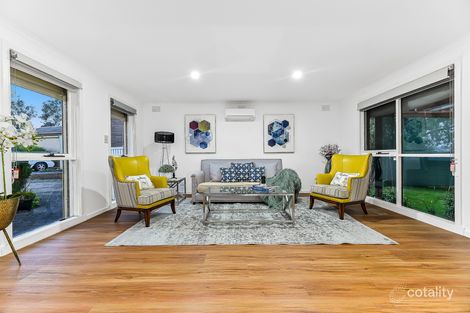 Property photo of 8 Parklands Court Narre Warren VIC 3805