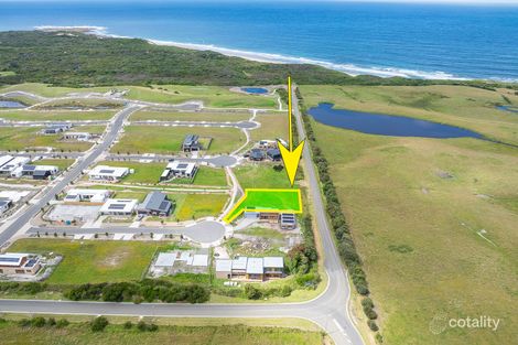 9 Peregrine Ct, Cape Paterson, VIC 3995