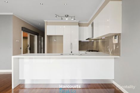 Property photo of 9 Flowerdale Crescent Roxburgh Park VIC 3064