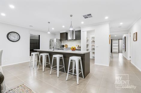 Property photo of 17 Feldgrau Rise Epping VIC 3076