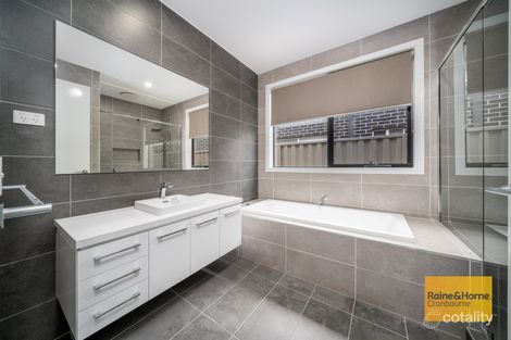 Property photo of 11 Godfrey Avenue Cranbourne East VIC 3977