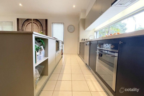 Property photo of 2 Ganton Place Heatherton VIC 3202