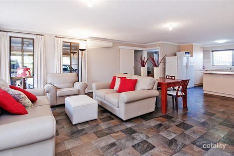 Property photo of 4 Earl Court Werribee VIC 3030