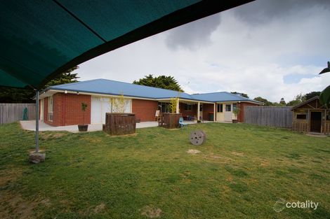 Property photo of 2 Gwen Place Lancefield VIC 3435