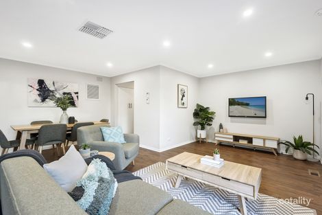 Property photo of 3 Hughes Close Endeavour Hills VIC 3802