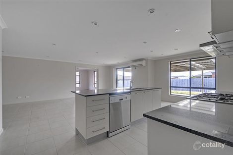 Property photo of 11 Kangaroo Grass Rise Traralgon East VIC 3844