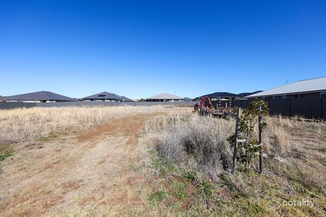 7 Evesham Cct, North Tamworth, NSW 2340